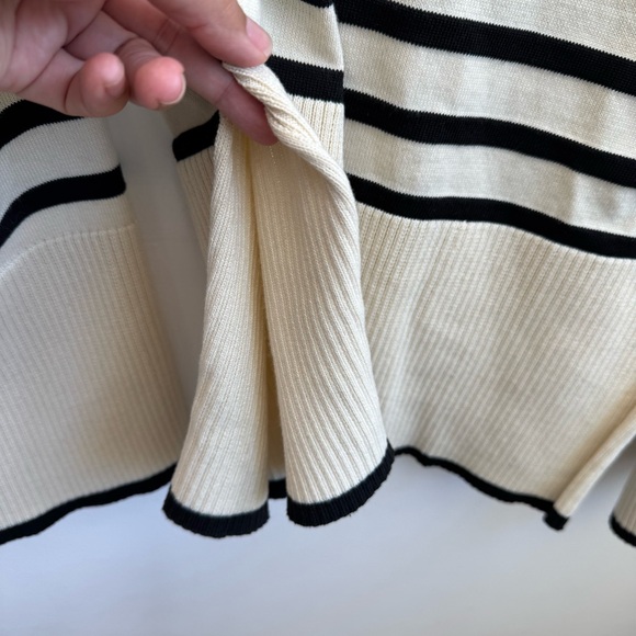 Boxy striped turtleneck sweater - Picture 5 of 10